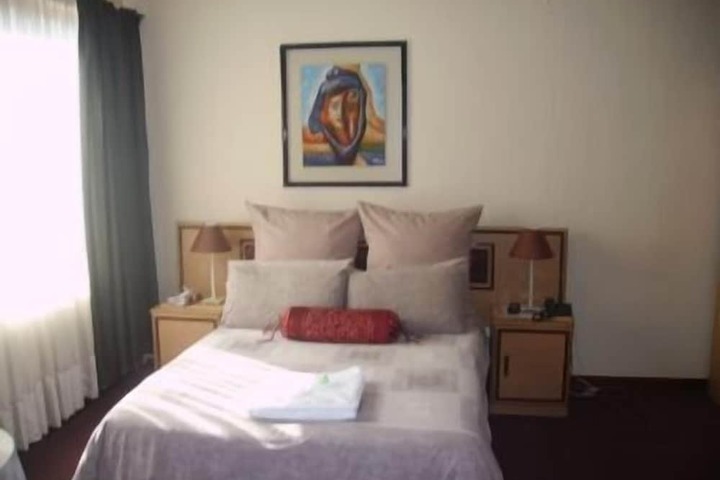 Room 4 of 13