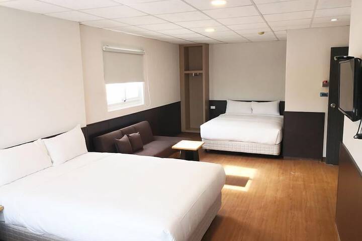 Room 10 of 41