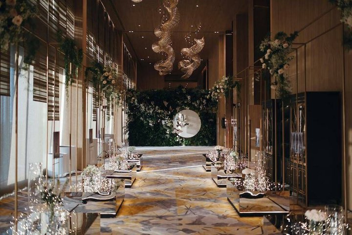 Ballroom/Hall 130 of 151