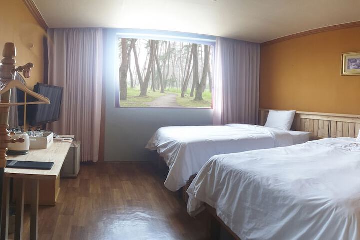 Room 9 of 21