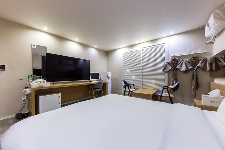 Room 73 of 120