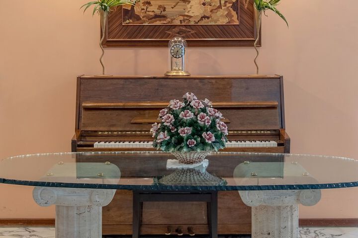 Entrance & Lobby