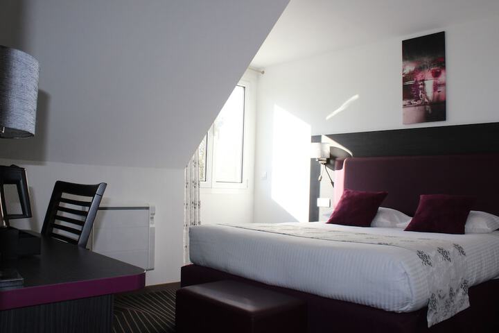 Room 6 of 53