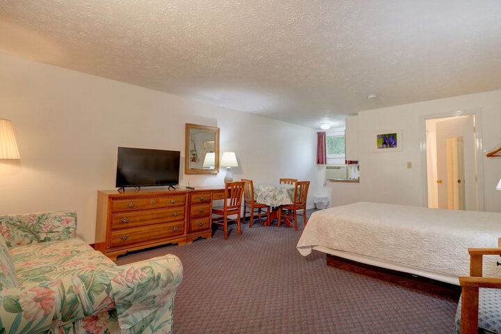 Room 10 of 87