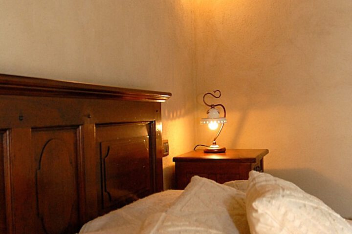 Room 7 of 32