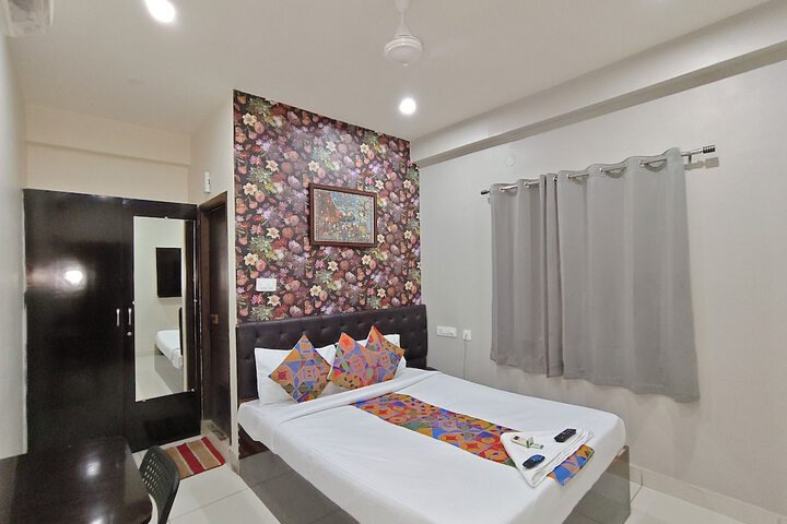 Room 6 of 30