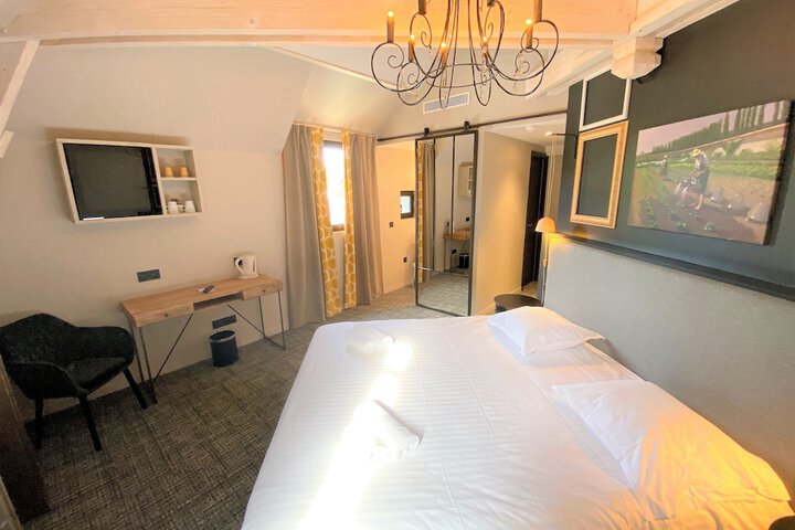 Room 3 of 67