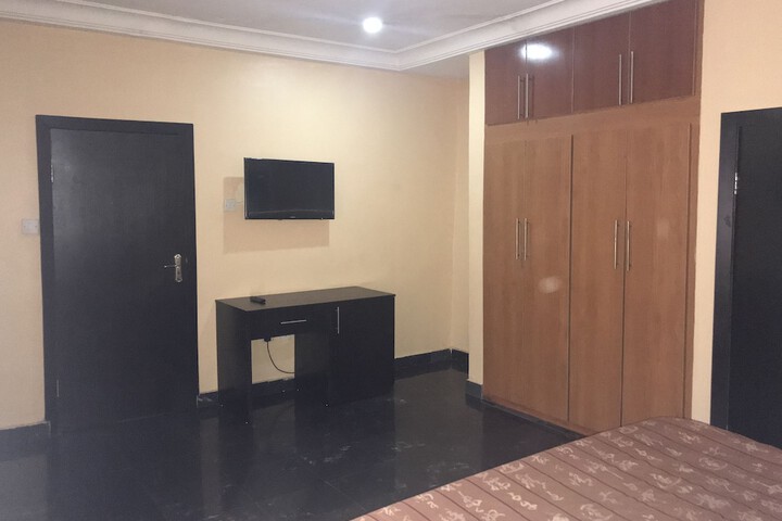 Room 10 of 15