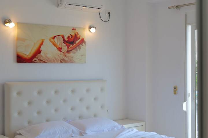 Room 9 of 67
