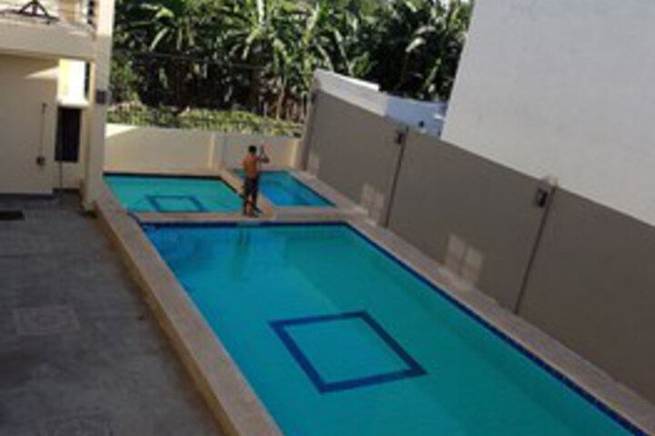 Pool 14 of 20