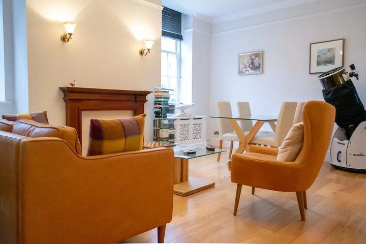 Spacious 2 Bedroom Property in Listed Building Oxford