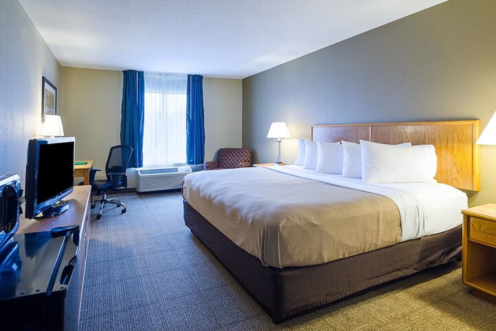 Room 10 of 37