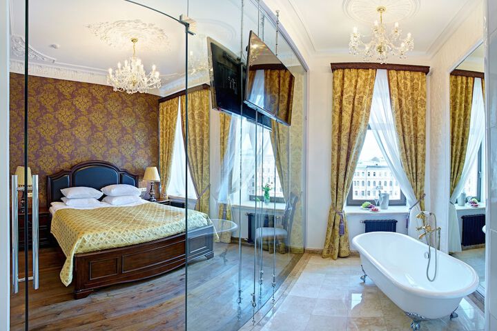 Room 12 of 95