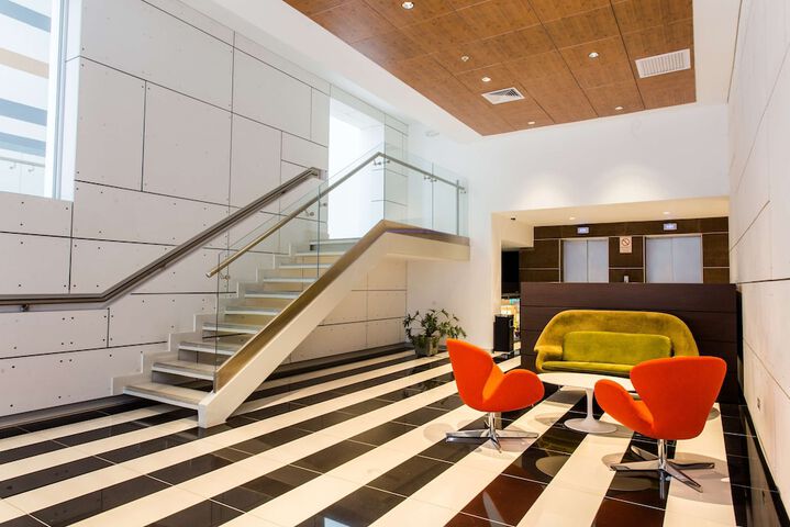 Entrance & Lobby