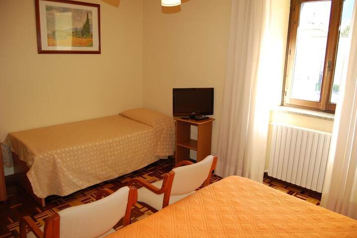 Room 5 of 20