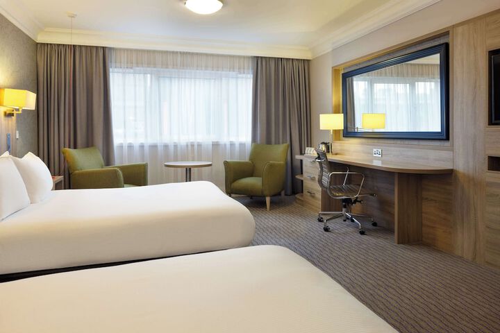 Room 27 of 117