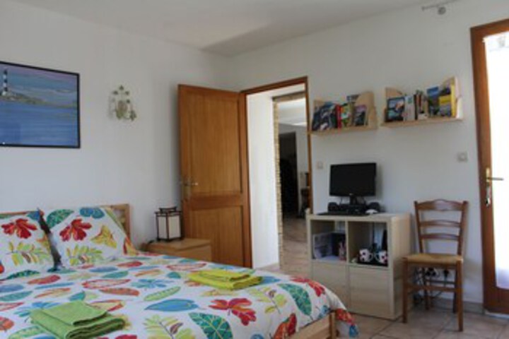 Room 12 of 30