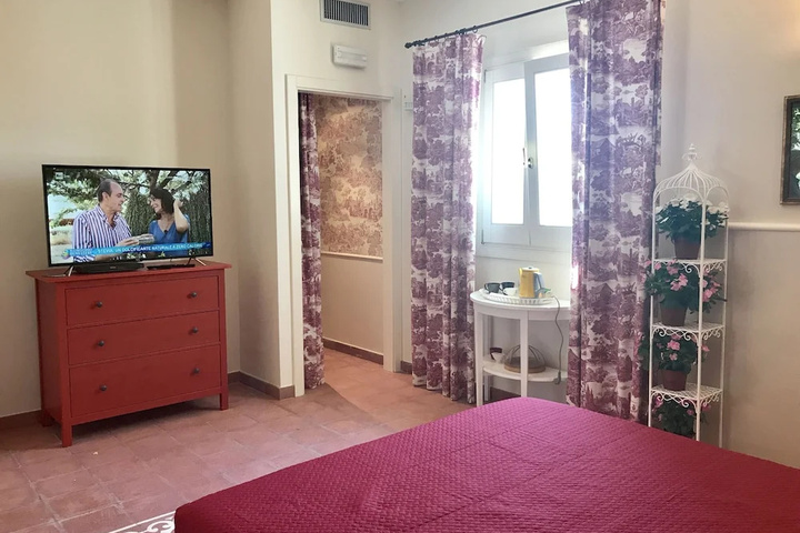 Room 6 of 22