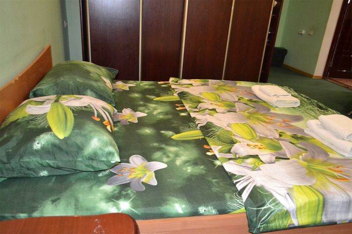 Room 28 of 37