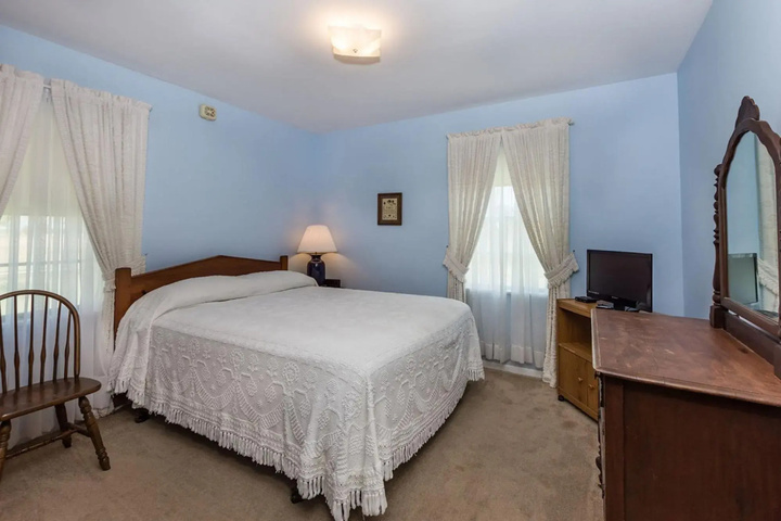 Room 2 of 11