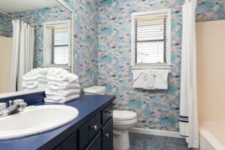 Room 8 of 38