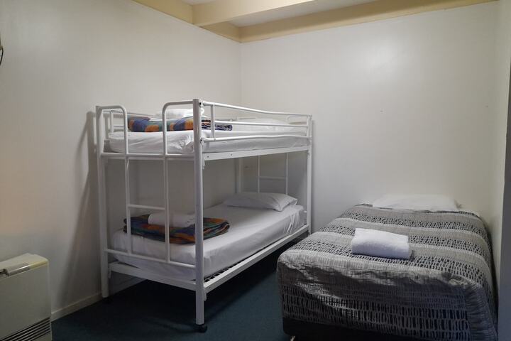 Room 15 of 37
