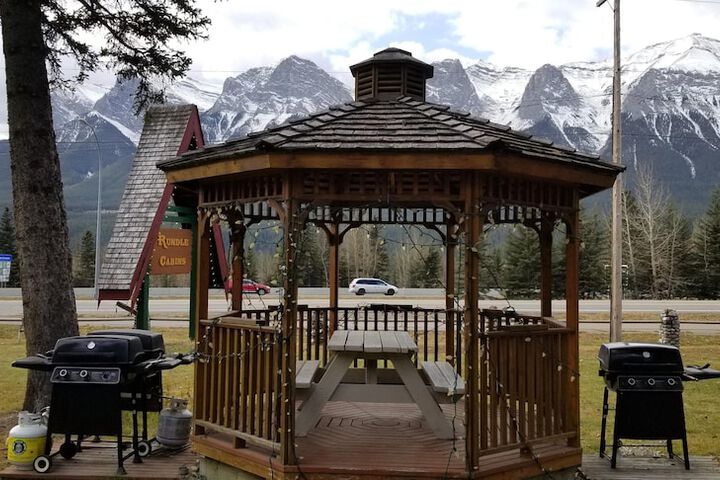 Property Grounds 28 of 34