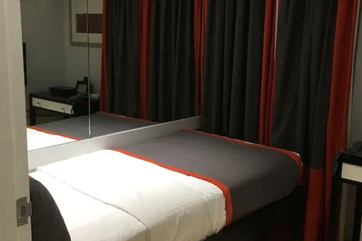 Room 6 of 54