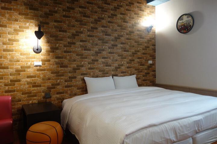 Room 27 of 54