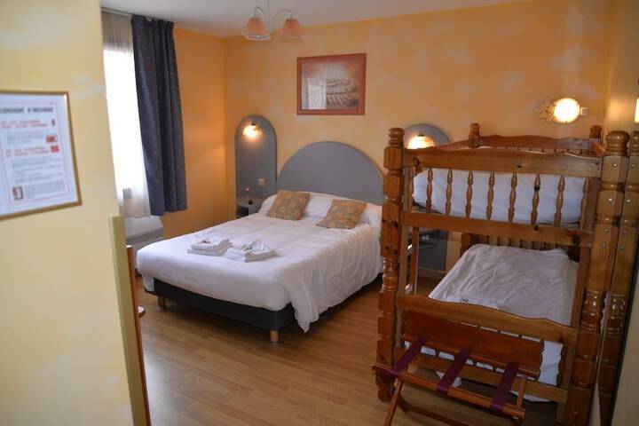 Room 17 of 27