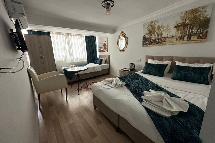 Room 12 of 19