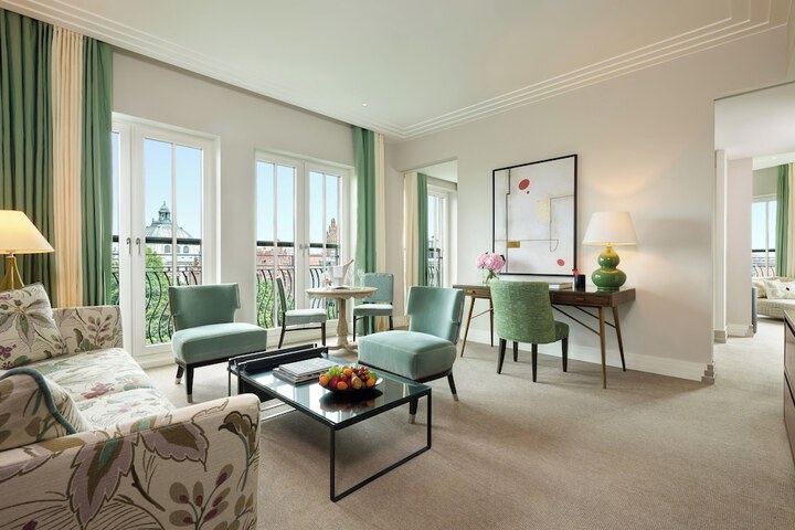 Room 55 of 191
