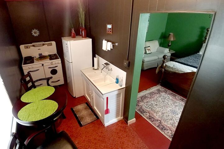 Room 18 of 101