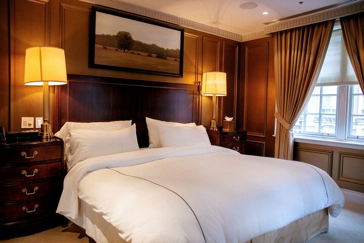 Room 25 of 61