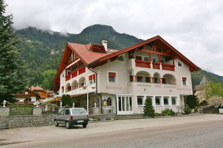 Hotel 3 of 5