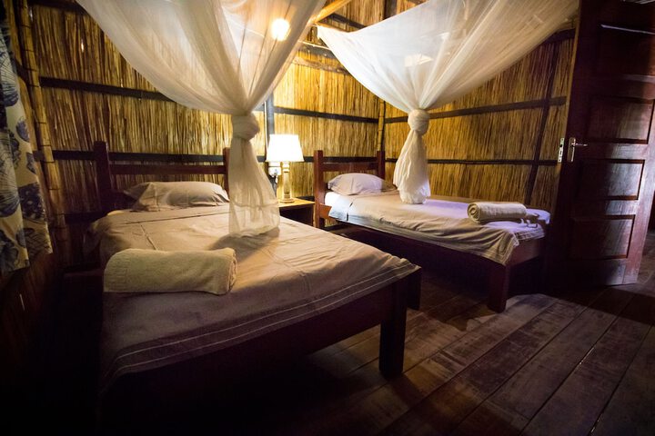 Room 2 of 40