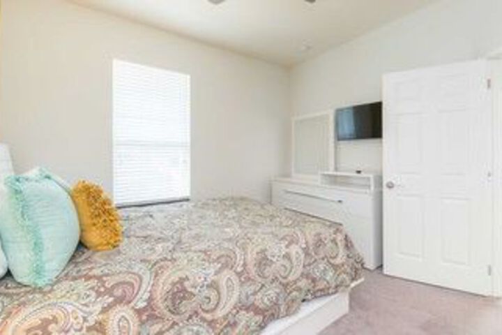 Room 16 of 28