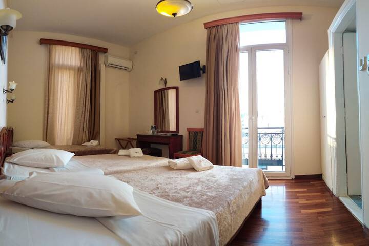 Room 40 of 152