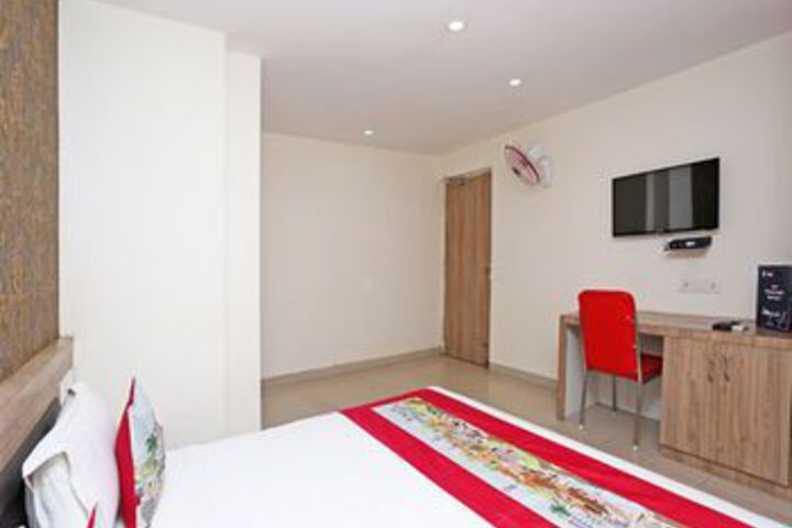 Room 14 of 25