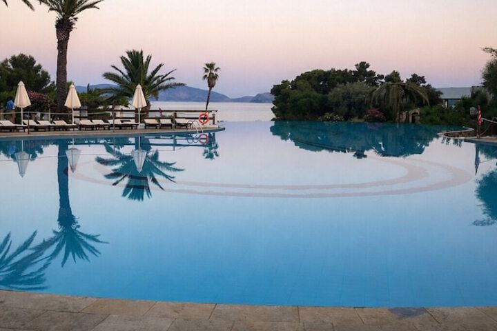 Pool Hotel