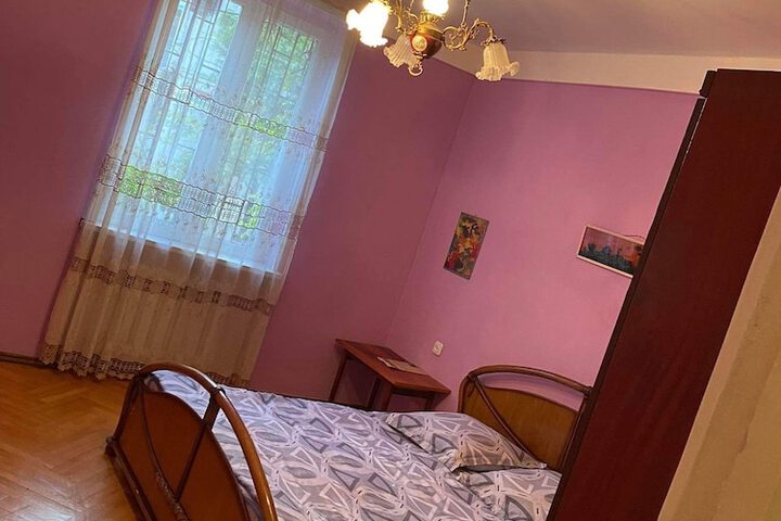 Room 6 of 15