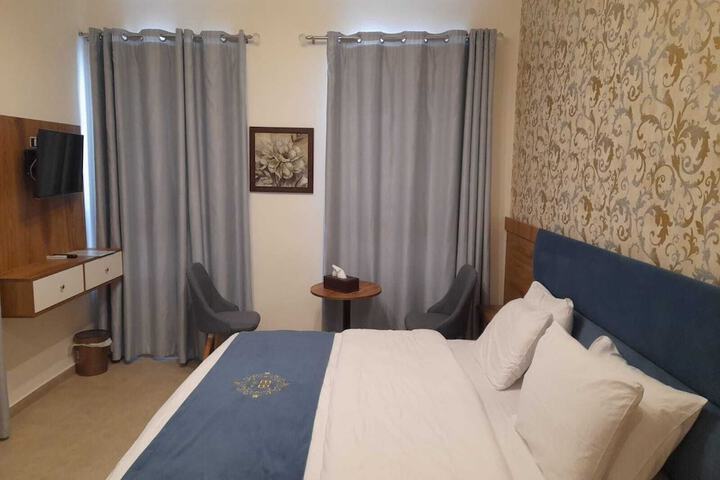 Room 3 of 29