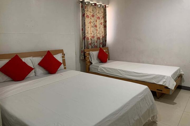 Room 10 of 37