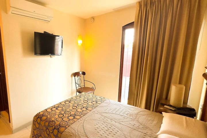 Room 6 of 23