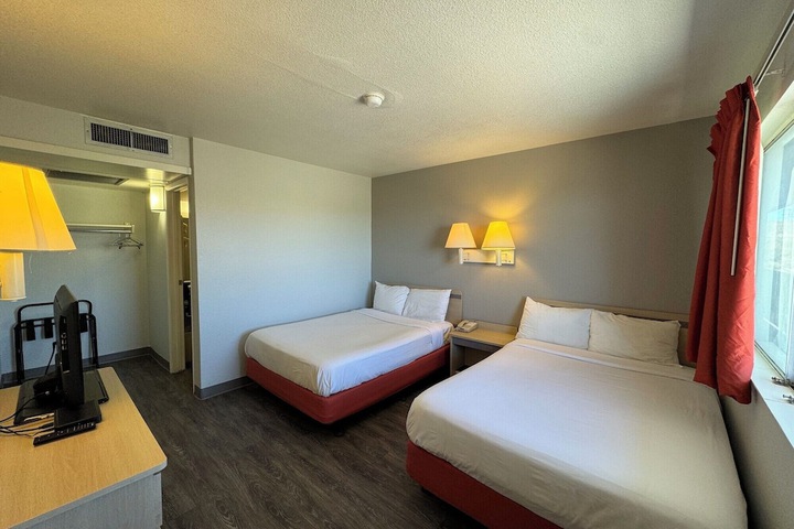 Room 18 of 75