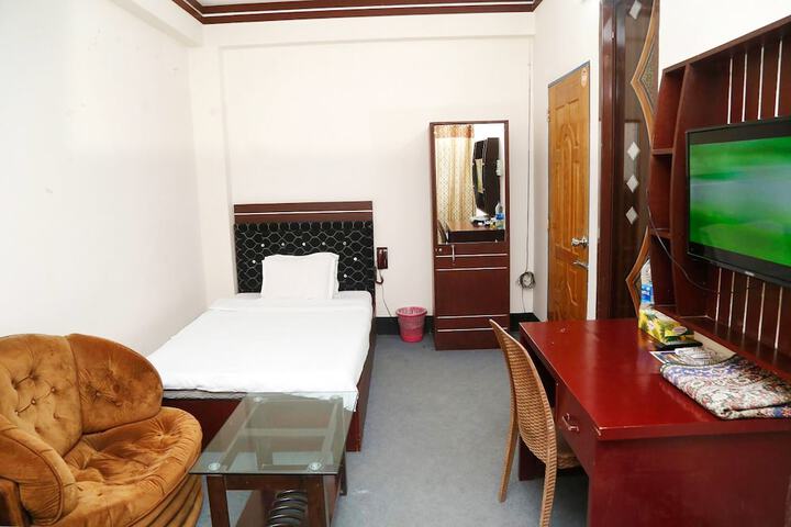 Room 6 of 74