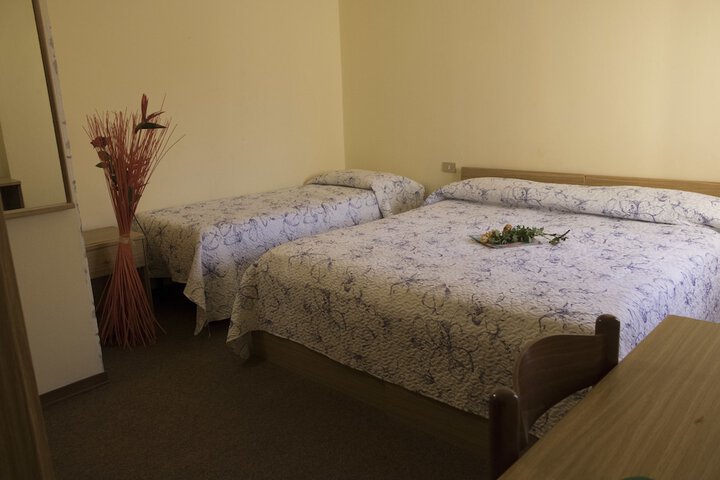 Room 21 of 36