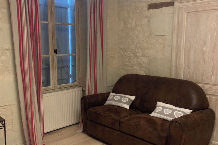 Room 27 of 68