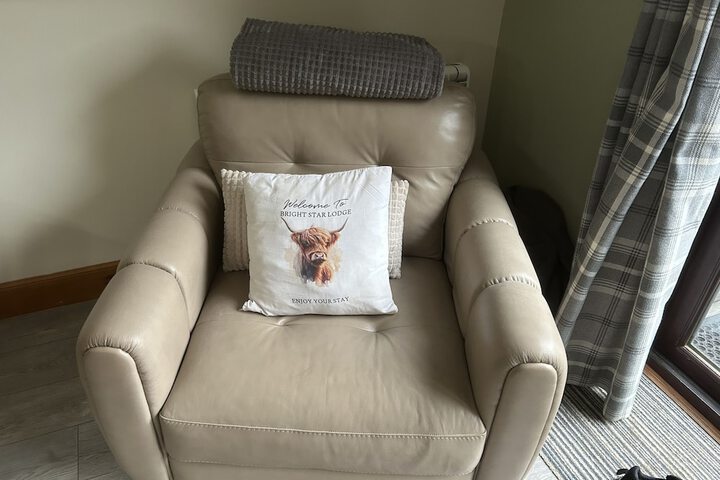 Lounge 20 of 49