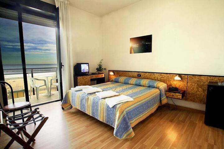 Room 5 of 31